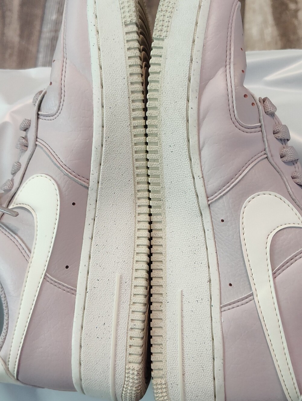 Nike Women's Low-Top Sneakers — Light Lavender & White - Picture 7 of 9